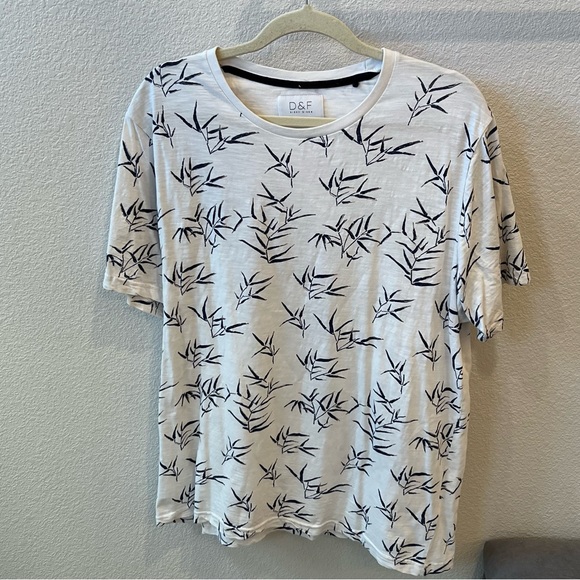 Men’s D&F White Printed Short Sleeve Shirt - Picture 1 of 5